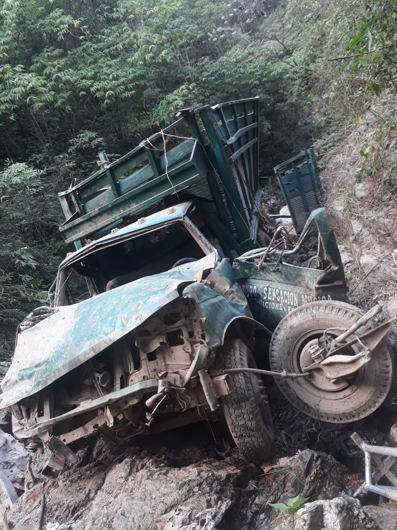Calcinan a 10 músicos en camino de Chilapa; dejan los cuerpos en su propia camioneta