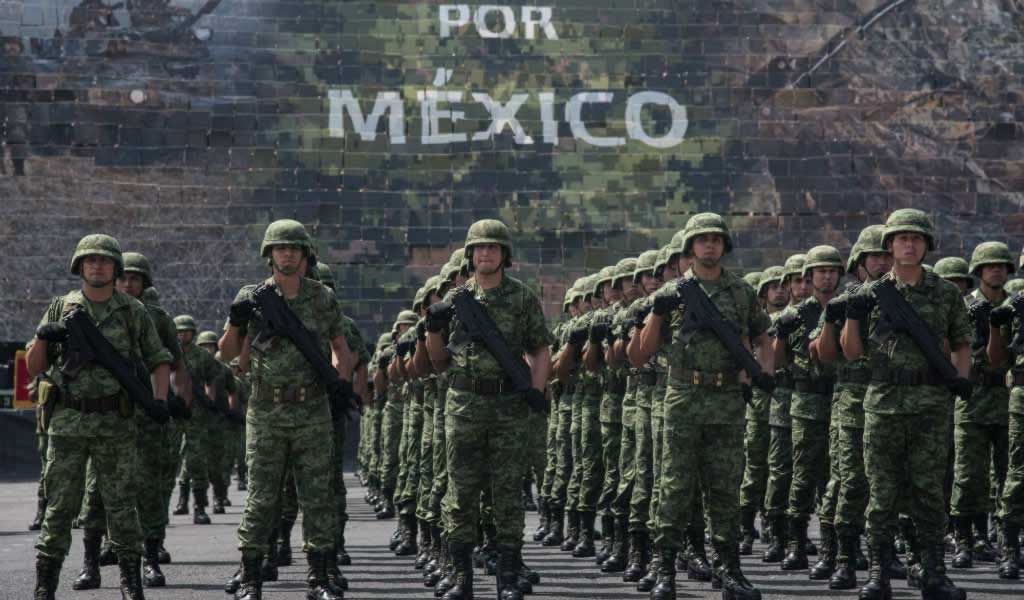 Ejército mexicano, defiende la legalidad: AMLO