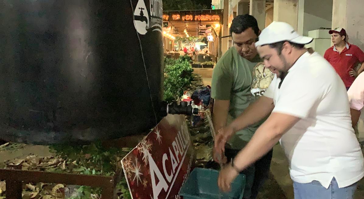 Instalan tinaco con agua en zócalo para lavarse manos por Covid-19