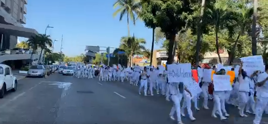 Alumnos de Medicina piden salida de su director con marcha por la Costera
