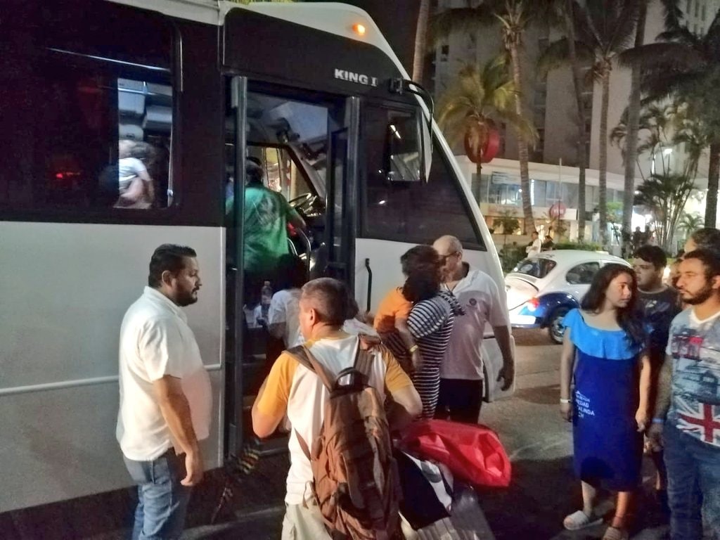 Atiende Turismo a los 400 turistas evacuados del hotel Calinda en Acapulco