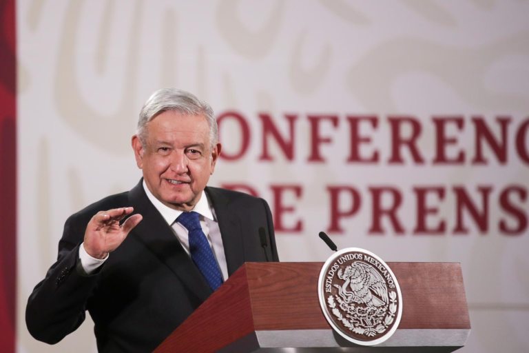 Pide López Obrador evitar sanción contra Tv Azteca