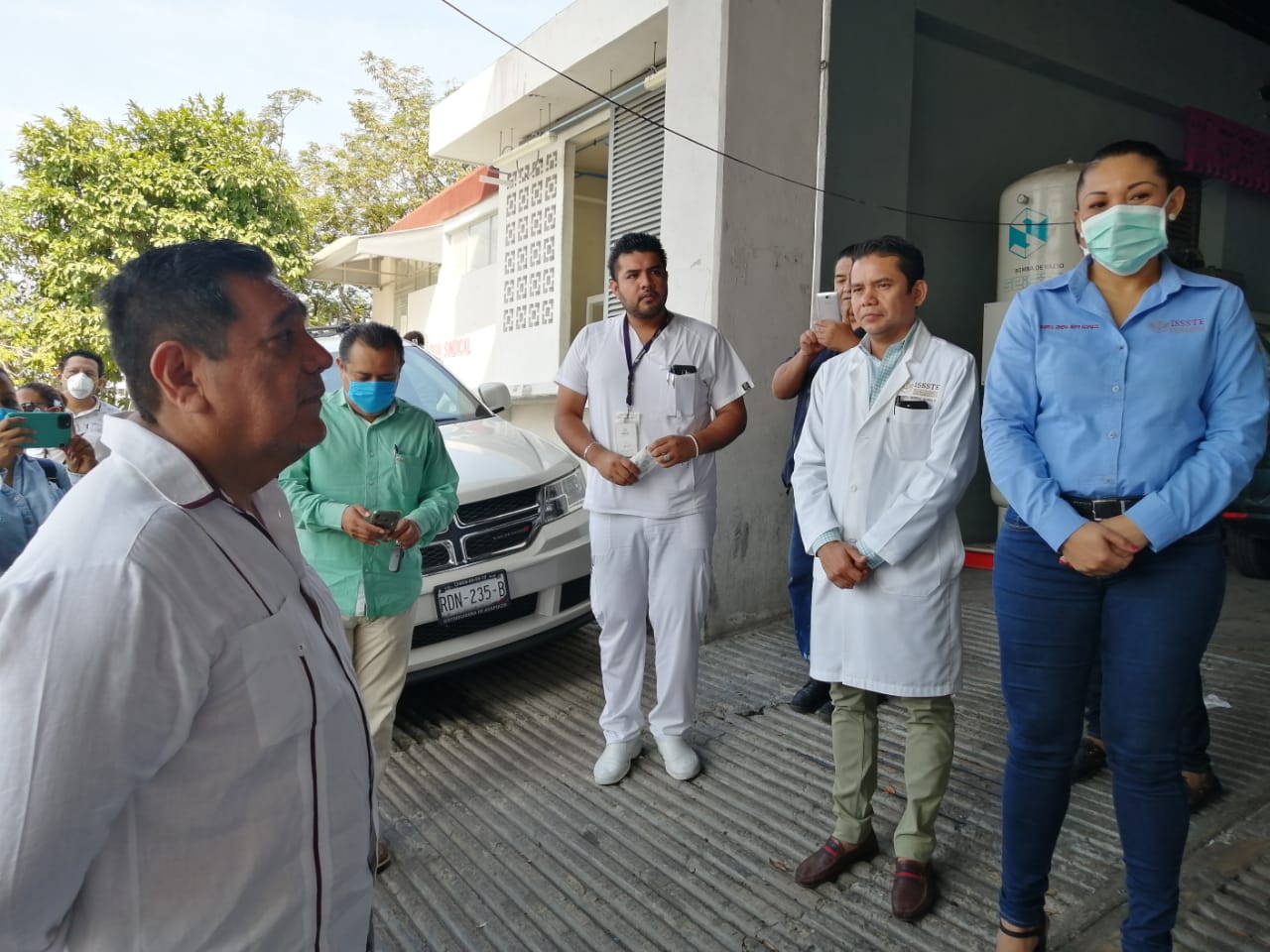 Entrega Félix Salgado insumos médicos en 5 hospitales de Acapulco