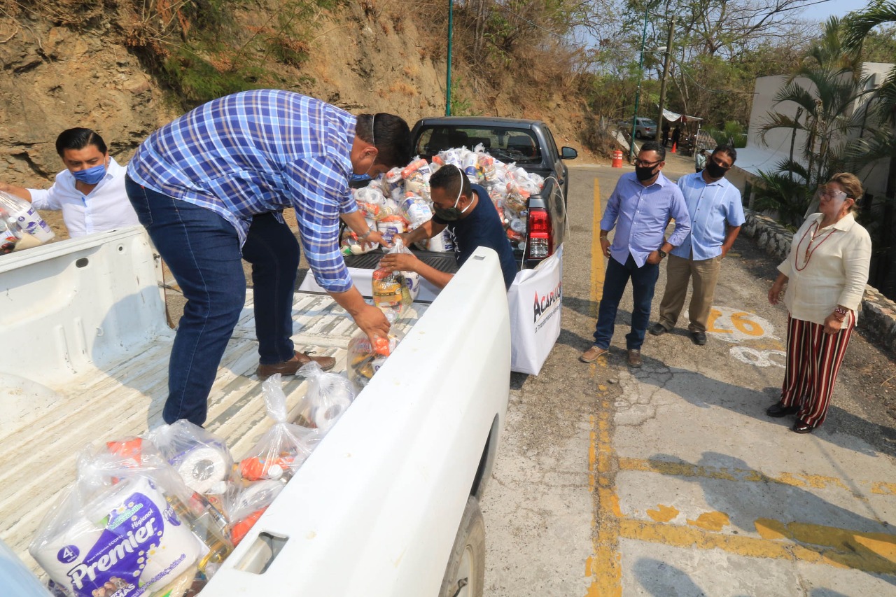Aportan más empresarios despensas para programa alimentario de Acapulco