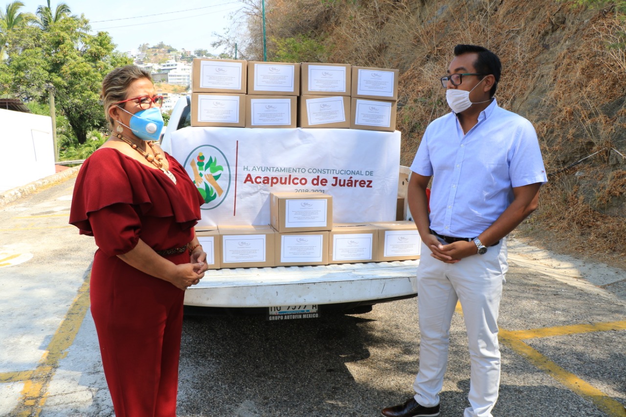 Dona Mundo Imperial 250 cajas con alimentos de la canasta básica al Gobierno de Acapulco