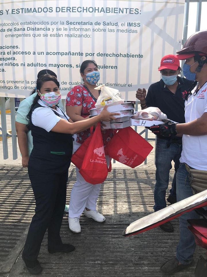 Donan restauranteros comida a personal médico de diferentes hospitales de Acapulco