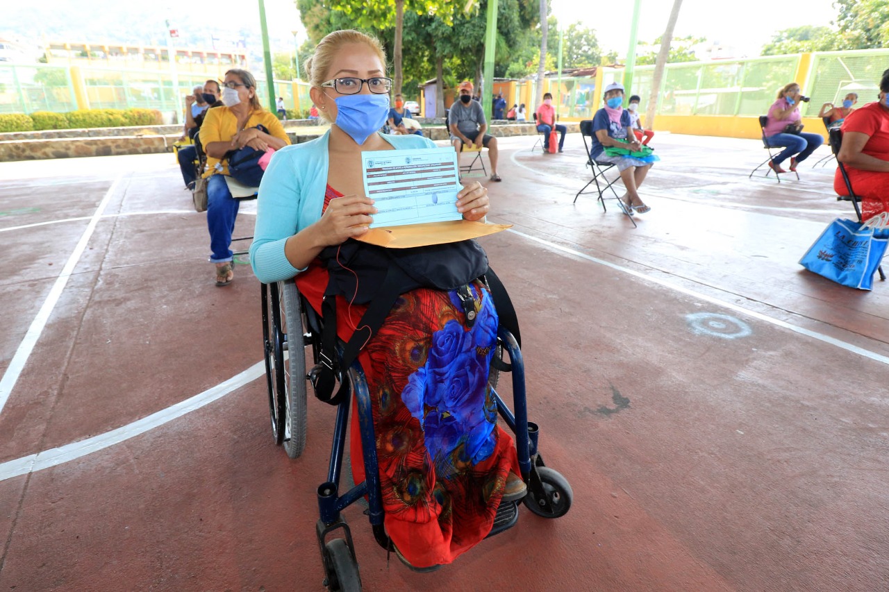 Adelanta Gobierno de Acapulco pagos a 650 discapacitados