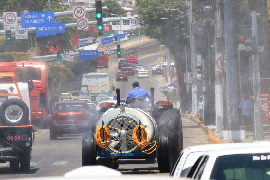 Mil 400 kilómetros ha recorrido la pulverizadora que sanitiza en Acapulco