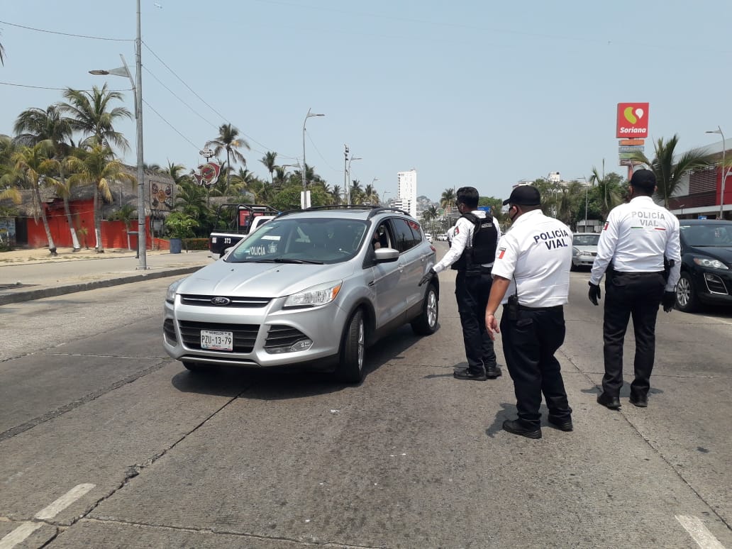 Instalan filtros para que automovilistas acaten el programa Hoy No Circula