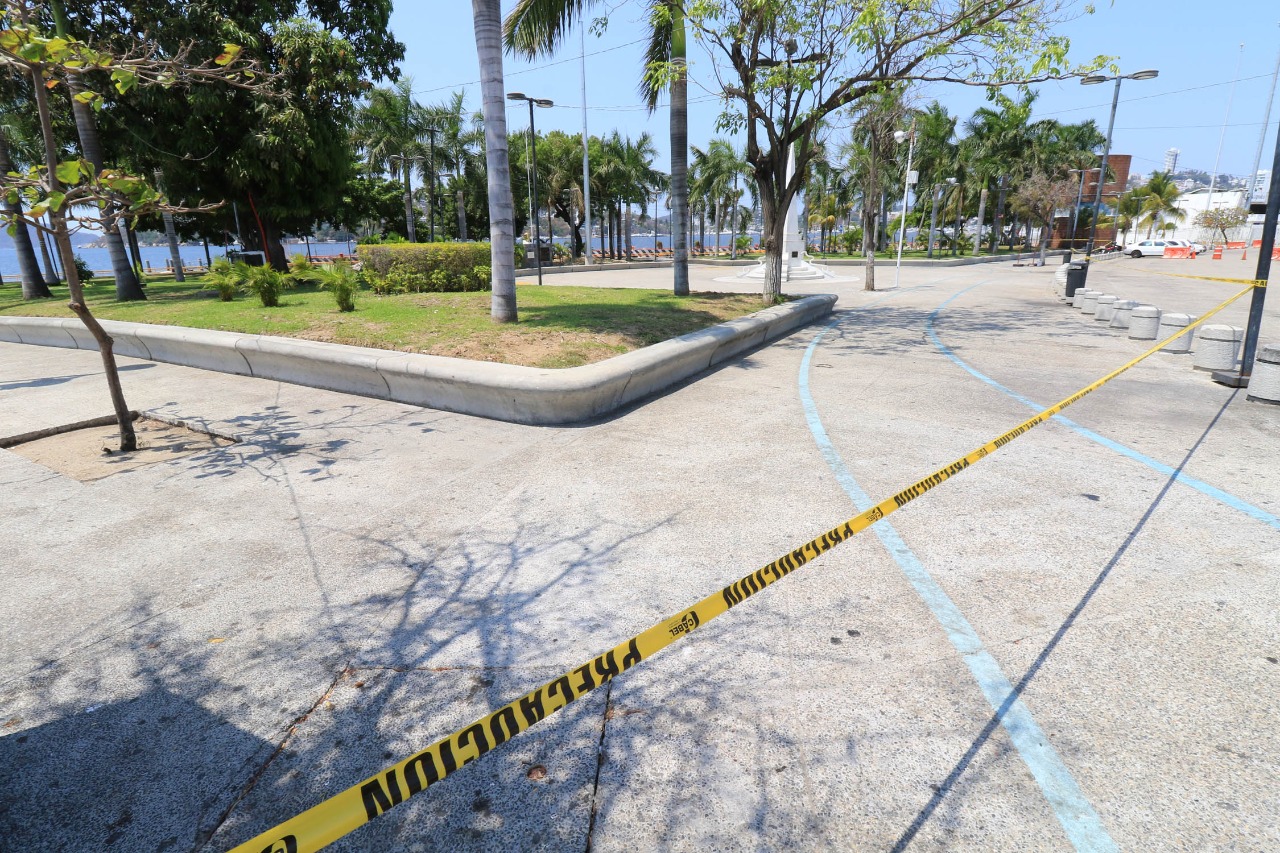 Cierra Ayuntamiento de Acapulco el Zócalo y el Parque de la Reina