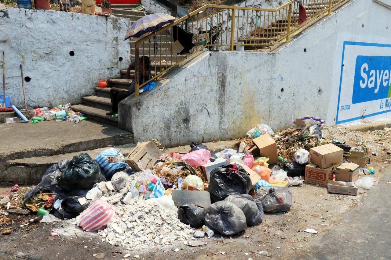 Se detendrá y multará a quien tire o queme basura en Acapulco