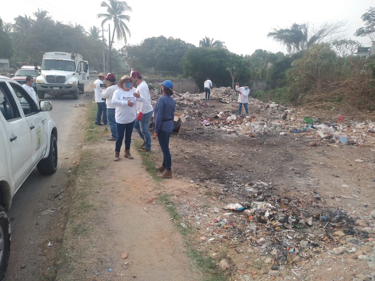 Clausuran terrenos usados para almacenar y quemar basura en Acapulco