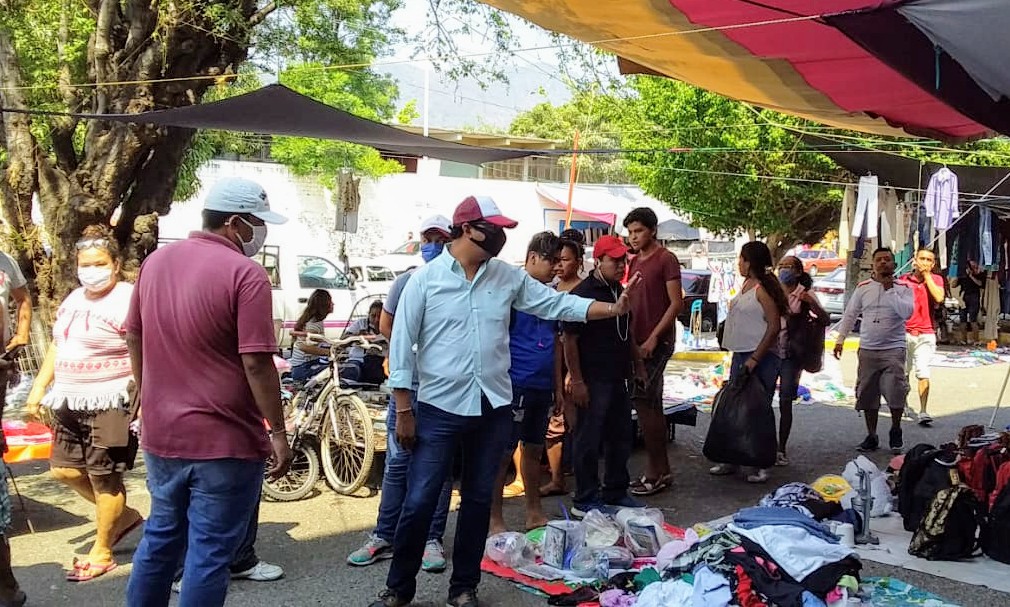 Acapulco: retiran a 350 comerciantes del tianguis de la Zapata