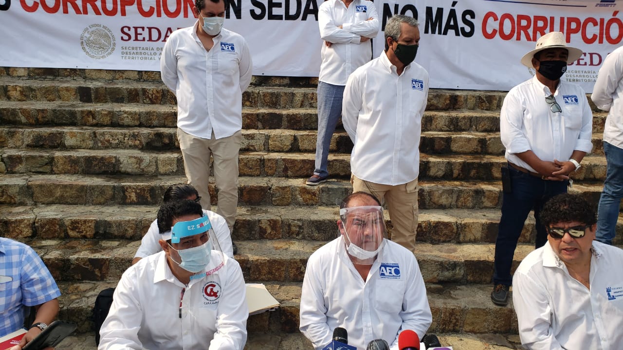 Constructores denuncian a Meyer de corrupto por licitaciones viciadas para obras en Acapulco