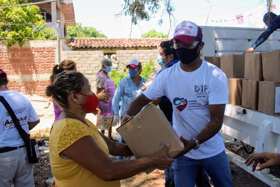 Lleva DIF Acapulco programa alimentario a familias de la Ruta del Sol