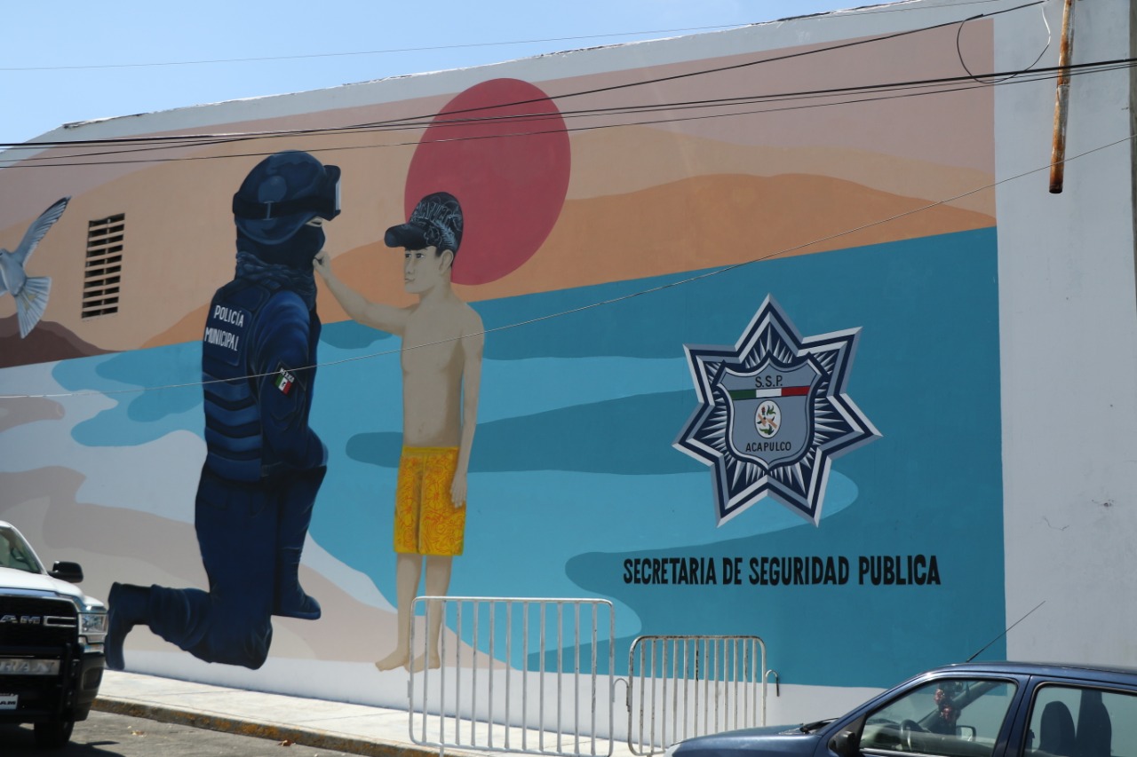 Reconoce Gobierno de Acapulco labor de policías a través de murales