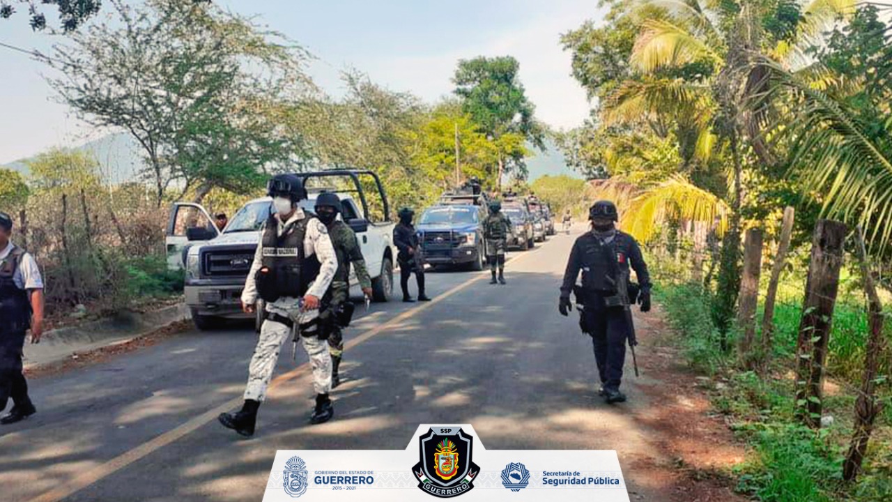 Efectivos de seguridad acuden a Cuetzala por reporte de disparos