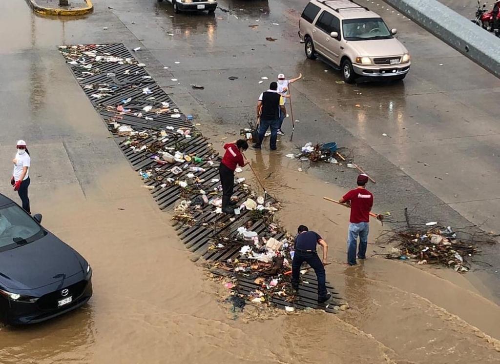 Primeras lluvias dejan  800 toneladas de basura en Acapulco