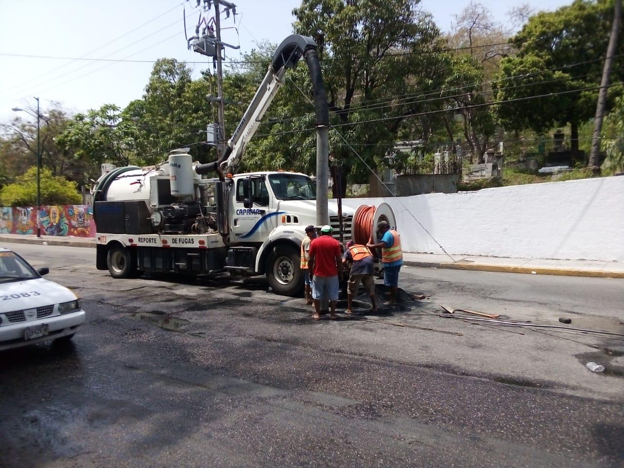 Desazolva Capama redes sanitarias en diferentes puntos de la ciudad