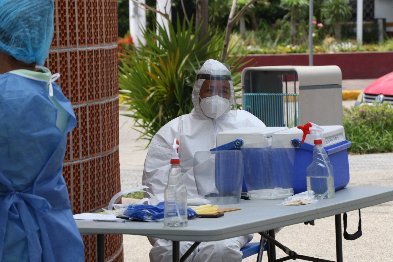 Salud estatal y municipal operan conjuntamente módulos para pruebas COVID-19 en Acapulco