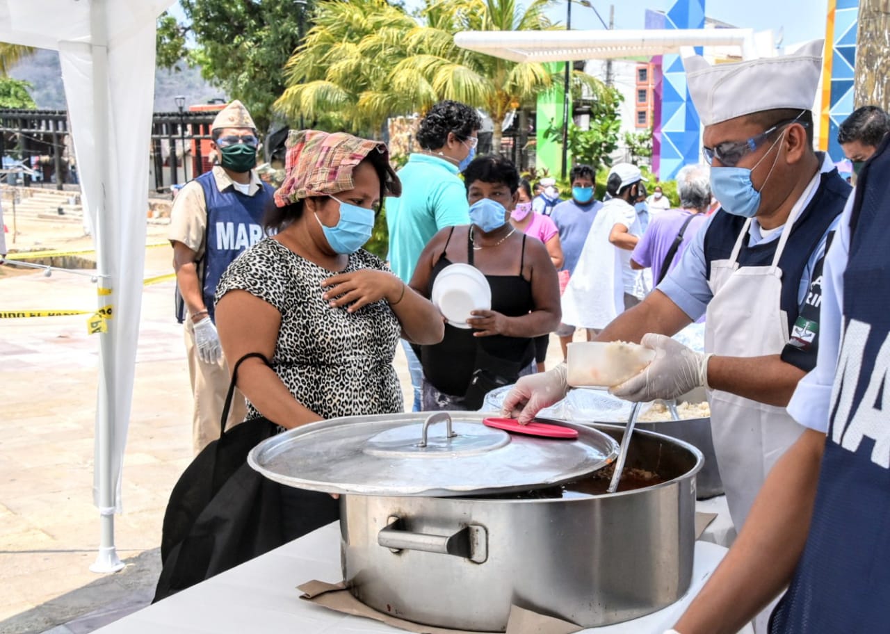 Inicia operaciones comedor comunitario en Caleta; entregan 900 raciones de comida al día