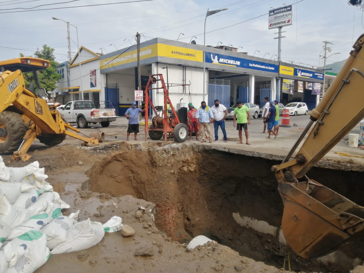 Continúan con la rehabilitación del colector Hornos de Capama