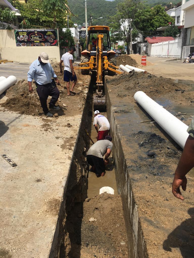 Renueva Capama 260 metros de tuberías sanitarias durante junio