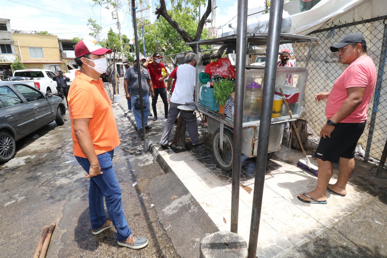Retira Vía Pública a vendedores de céntrica calle de Acapulco