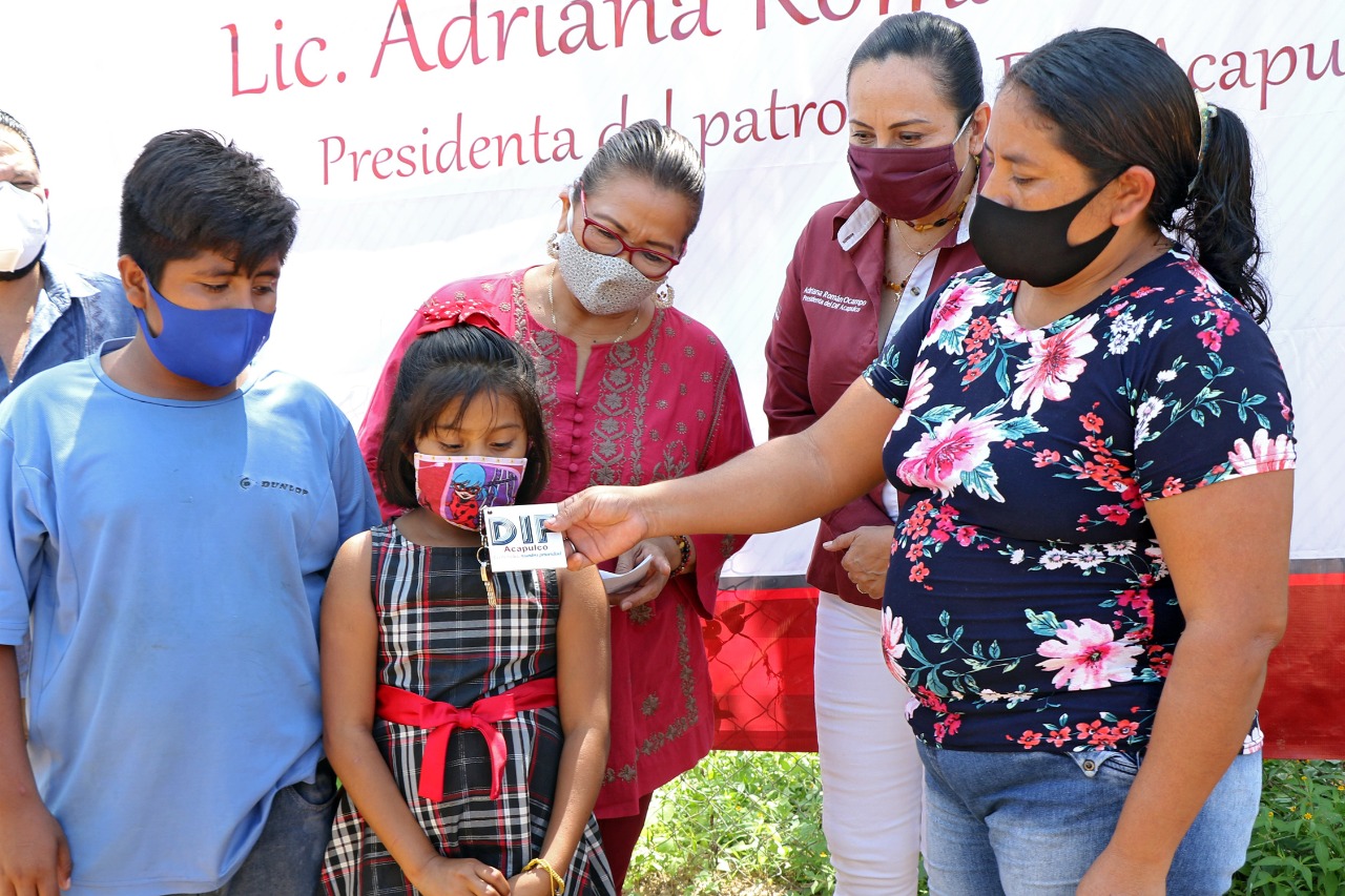 Adela Román hace realidad sueño de niña de 8 años de edad