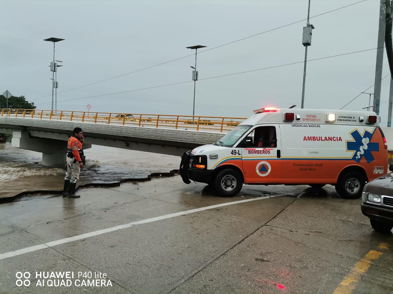 Autoridades de Guerrero atienden daños por lluvias