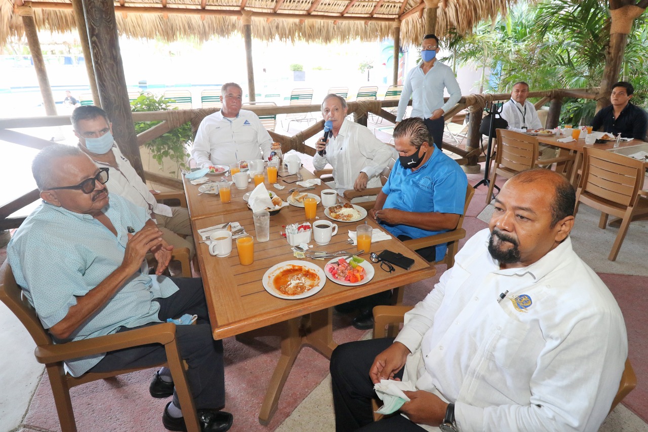 Reconocen turisteros firmeza y valentía de Adela Román para reordenar Acapulco