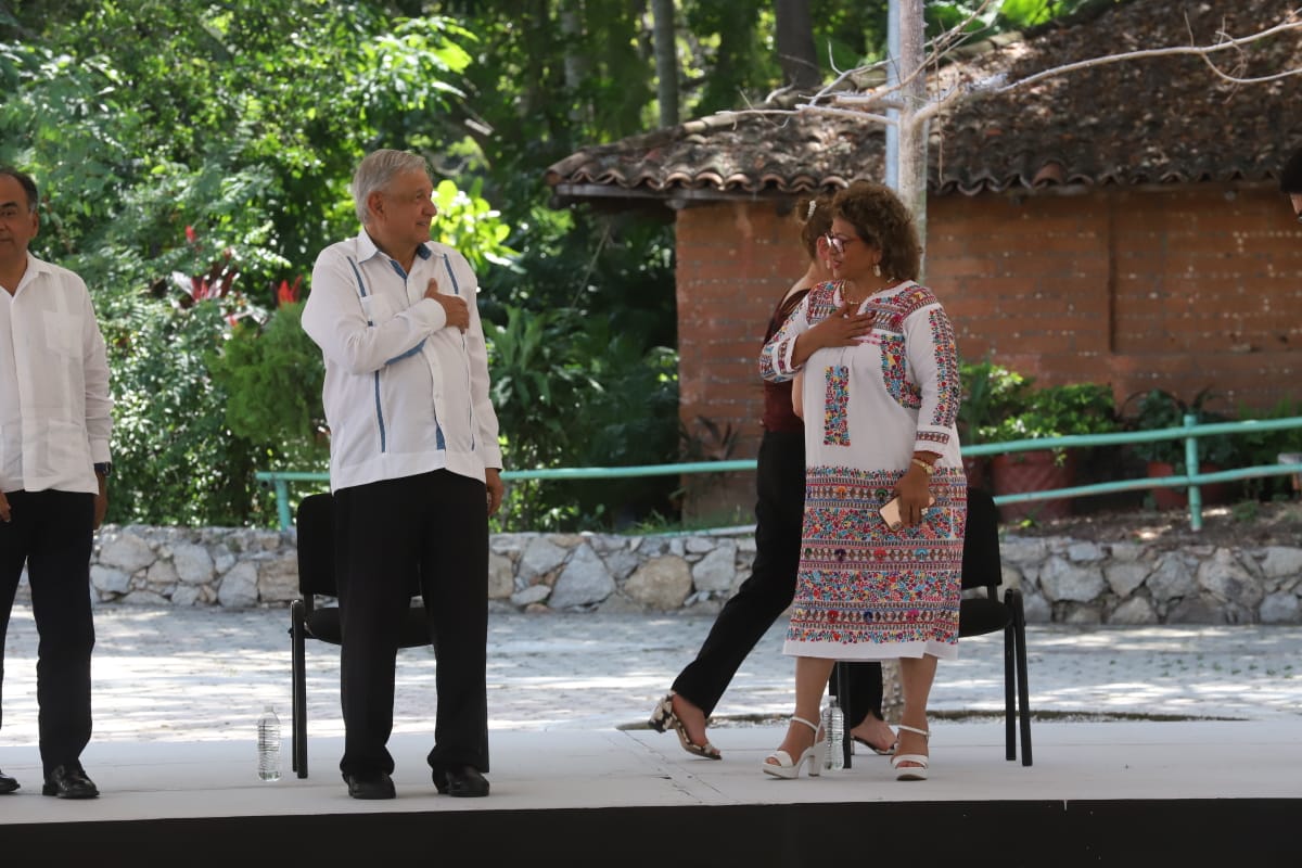 AMLO: desde el salvemos Acapulco, hasta los gobernantes con amor al pueblo