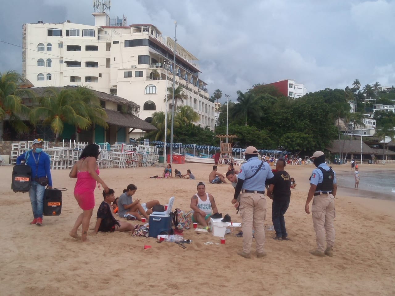 Refuerza Policía Municipal recorridos de vigilancia en la franja de arena
