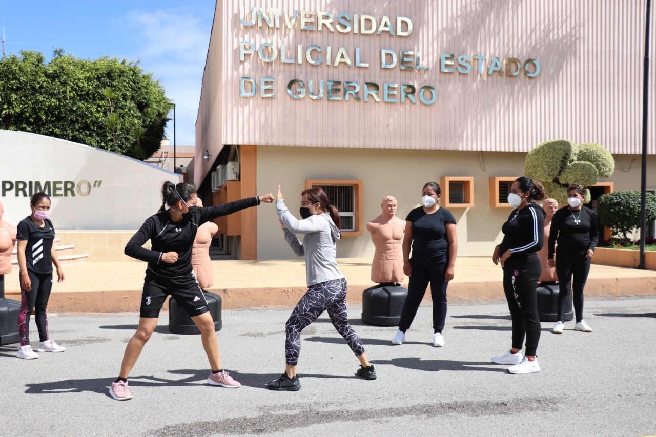 Féminas de SSP de Guerrero reciben entrenamiento de defensa personal