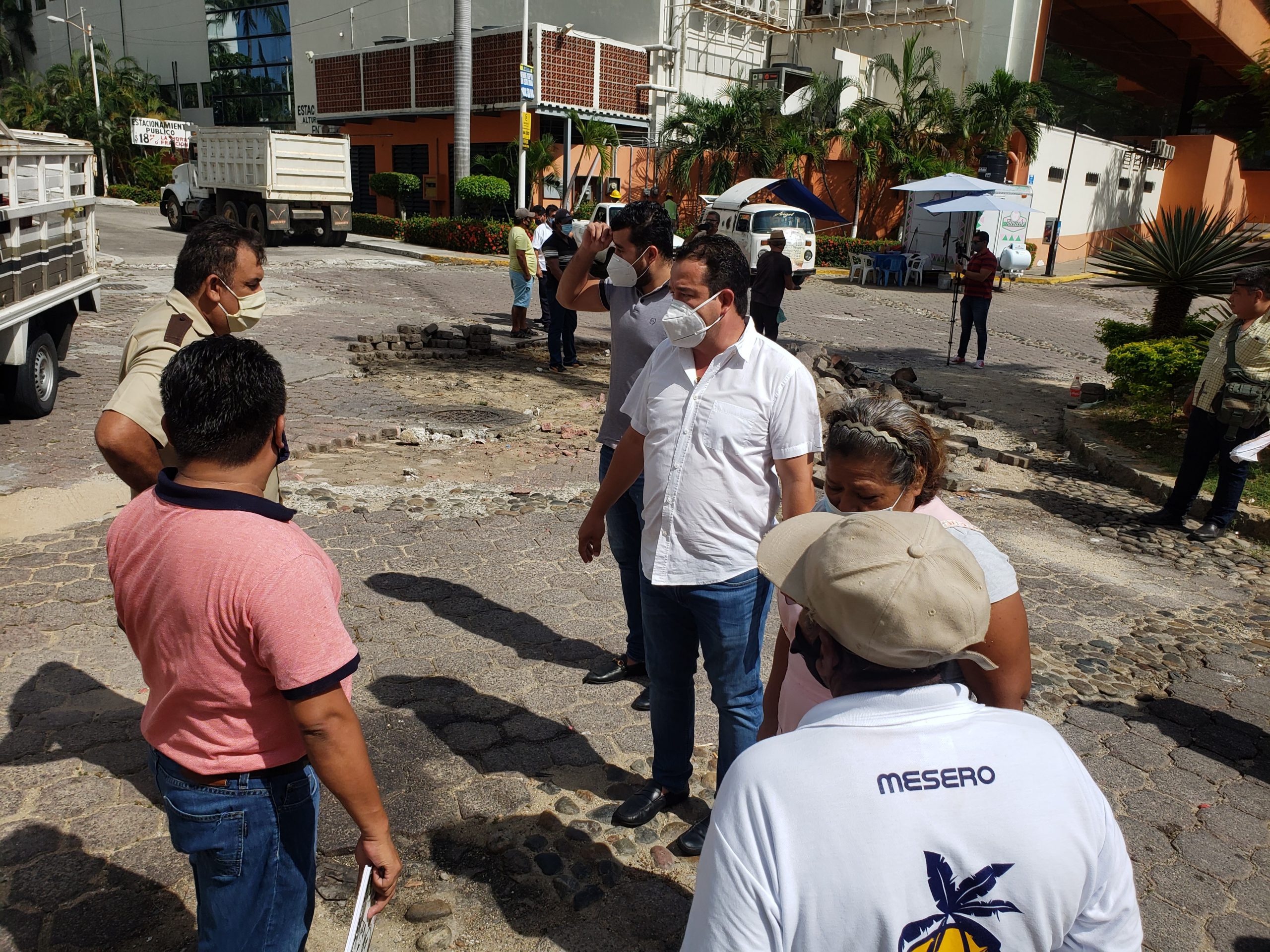Gobierno de Guerrero apoya a Acapulco en reparación de calles