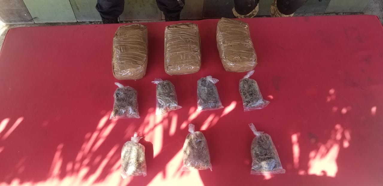 Detienen policías de Acapulco a sujeto con droga