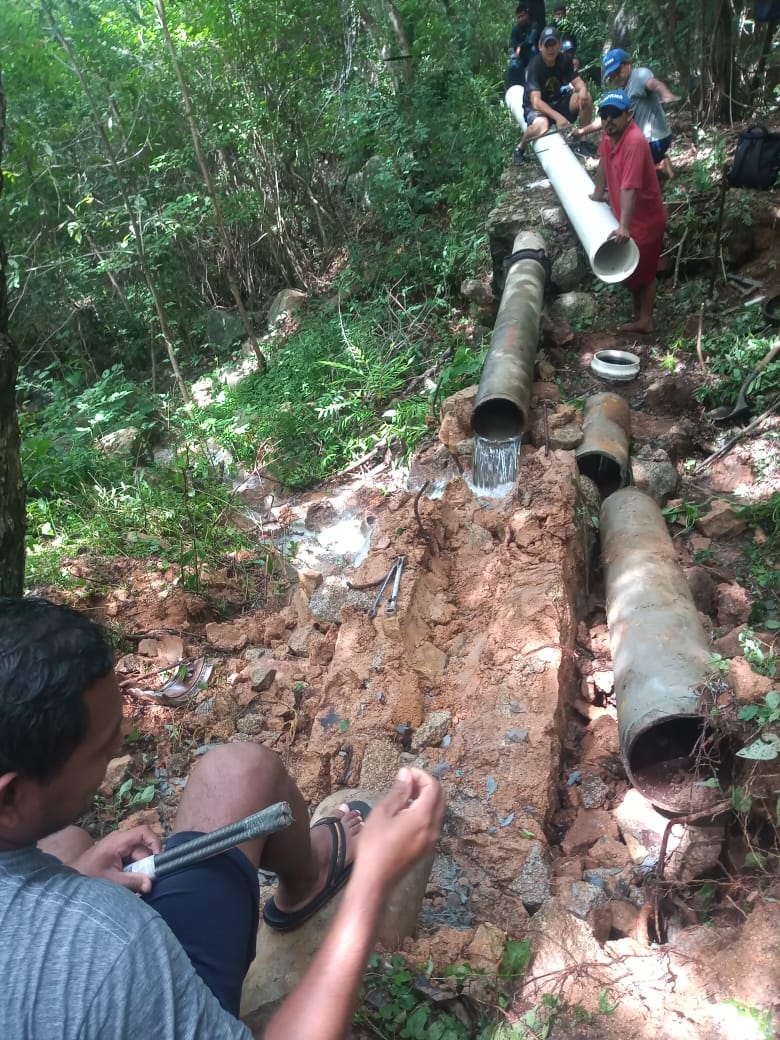 Repara Capama línea hidráulica en Praderas de Costa Azul