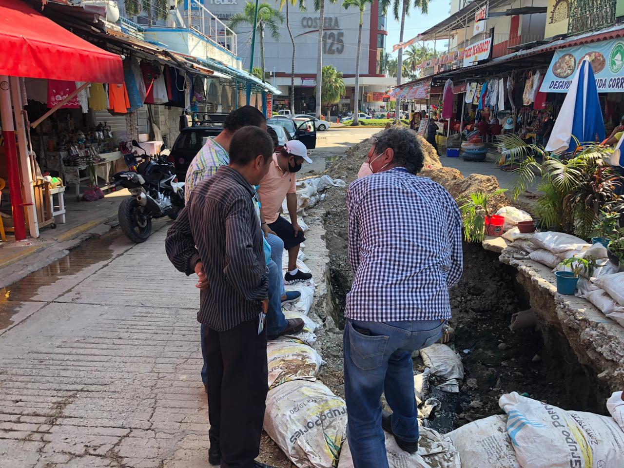 Atiende Capama a comerciantes de los mercados La Dalia y El Pueblito