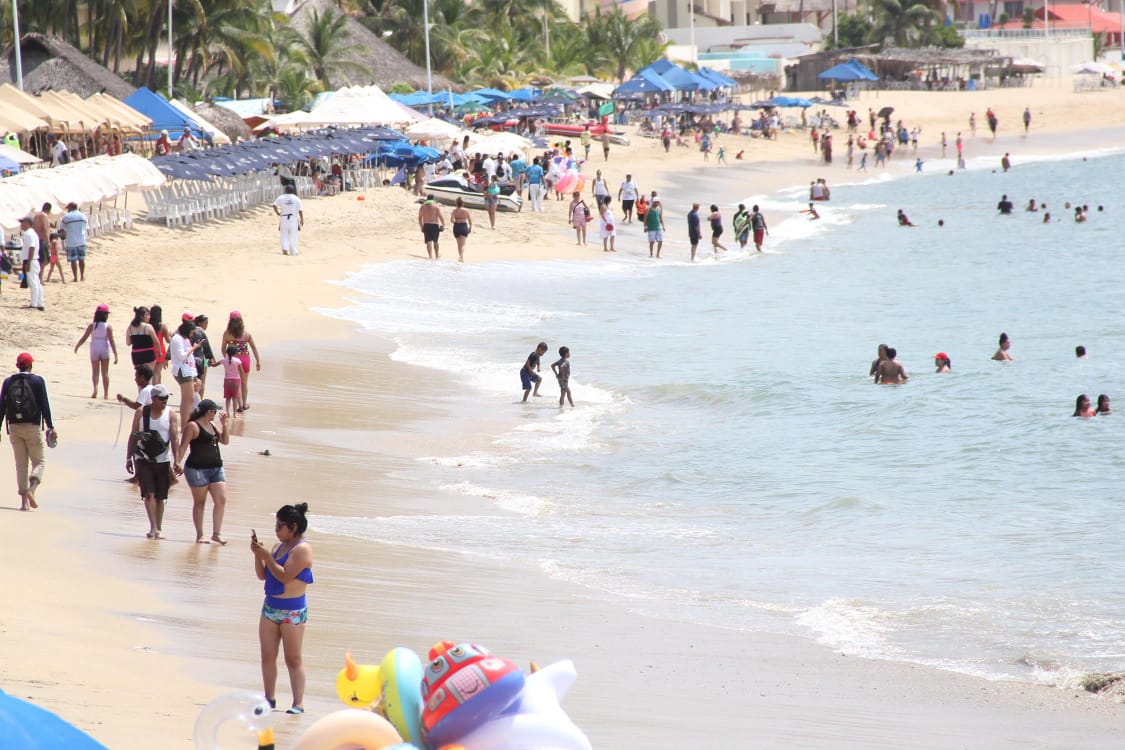 Aumenta afluencia de visitantes en Acapulco; no se relajan medidas sanitarias