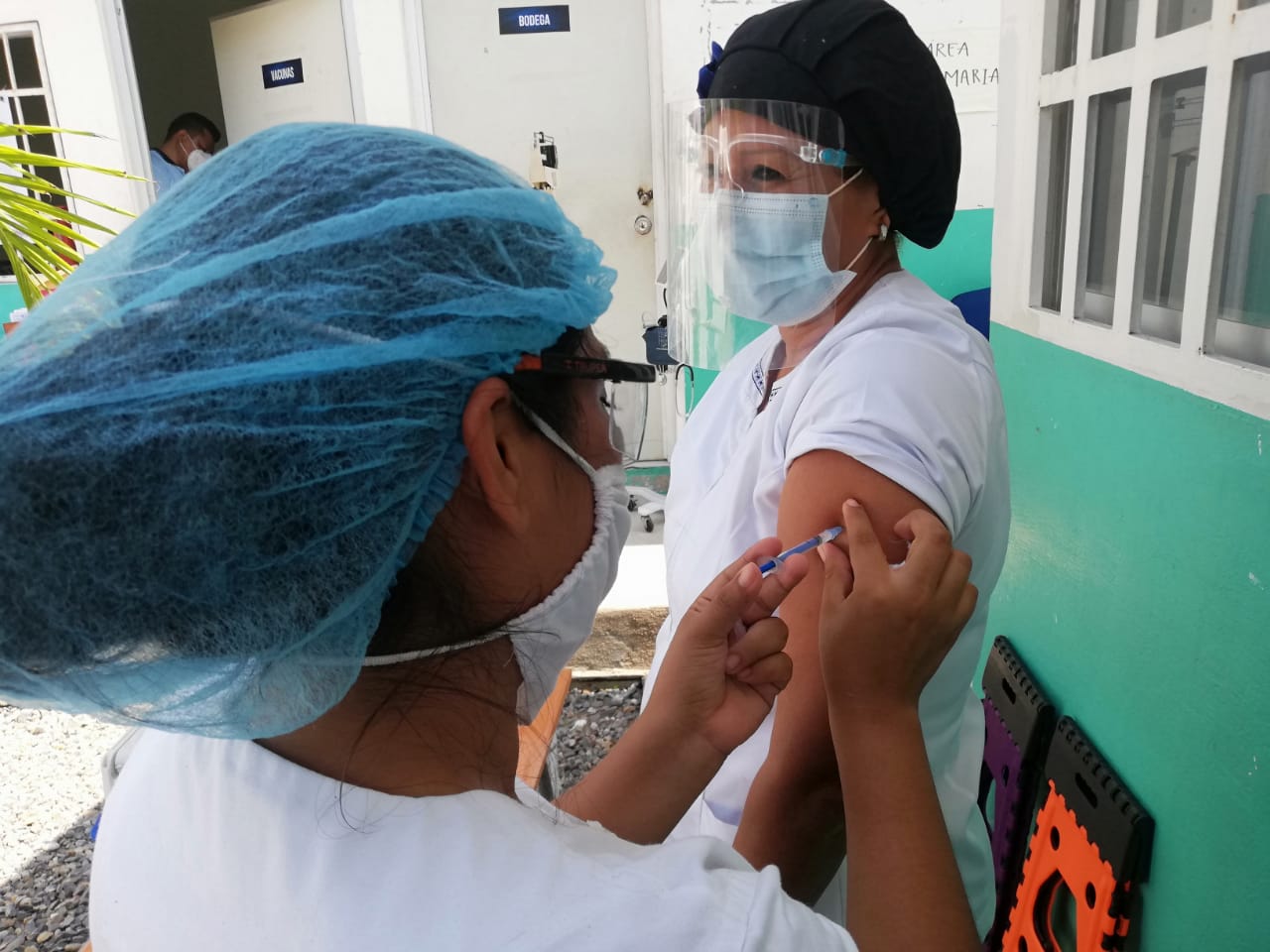 Suman 2 mil 400 vacunas contra la influenza aplicadas por Salud Municipal