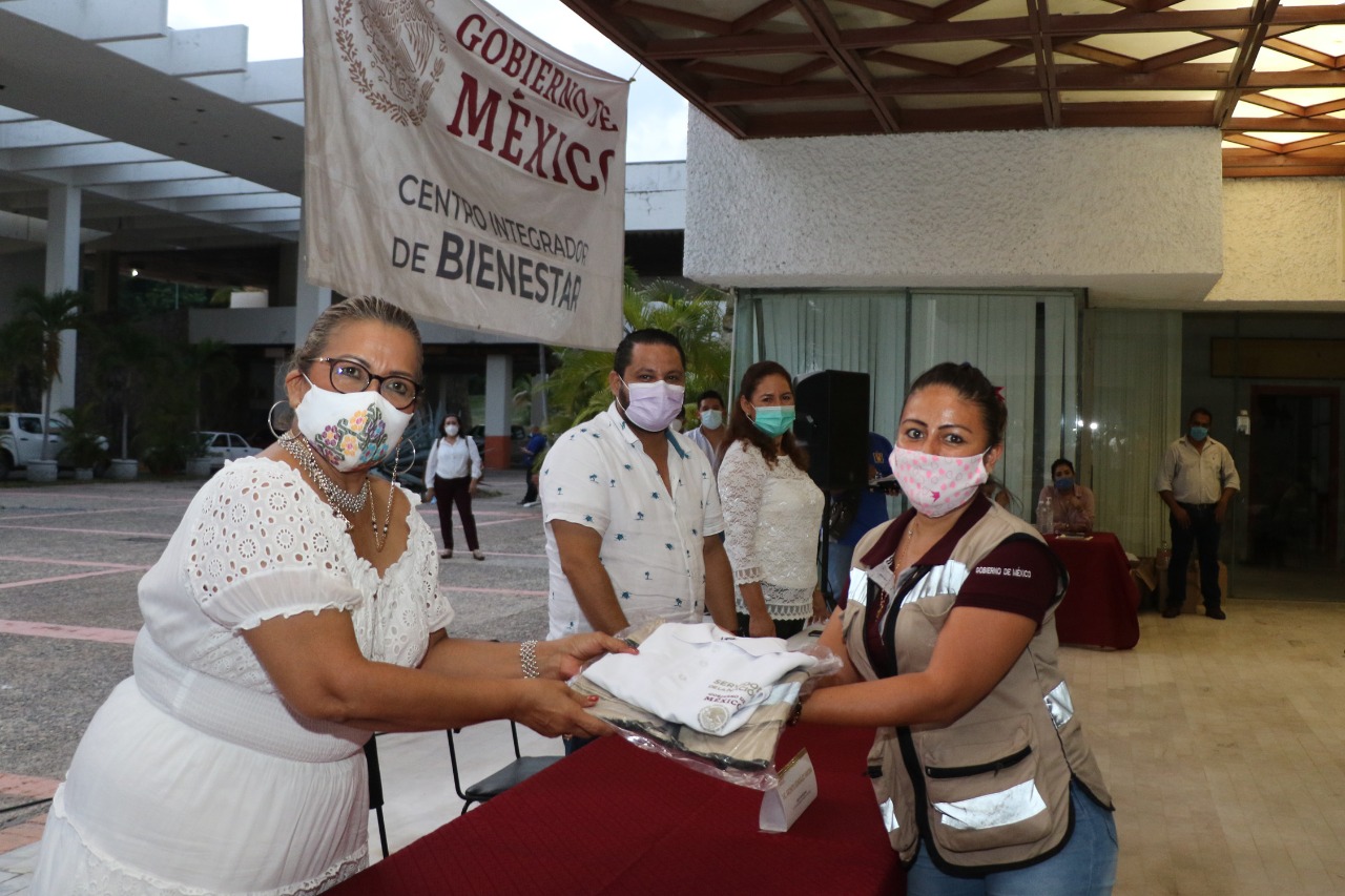 Labor de los Servidores de la Nación contribuye a la paz social en Acapulco: Adela Román