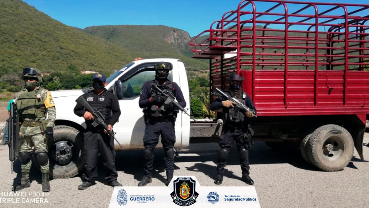 Recuperan Policía Estatal, SEDENA, GN y FGE un vehículo con reporte de robo en Chilpancingo