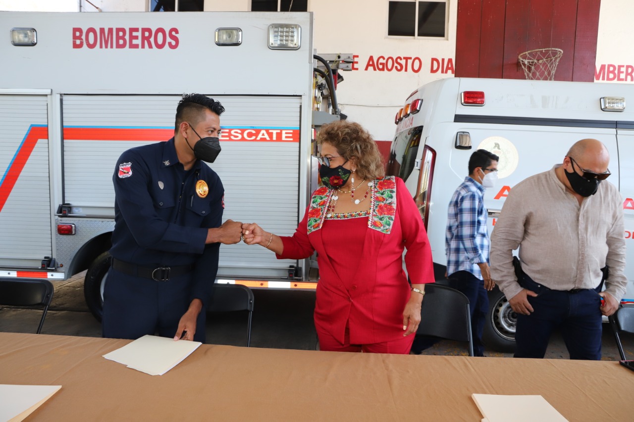 Certifica Gobierno de Acapulco a personal de Protección Civil y Bomberos