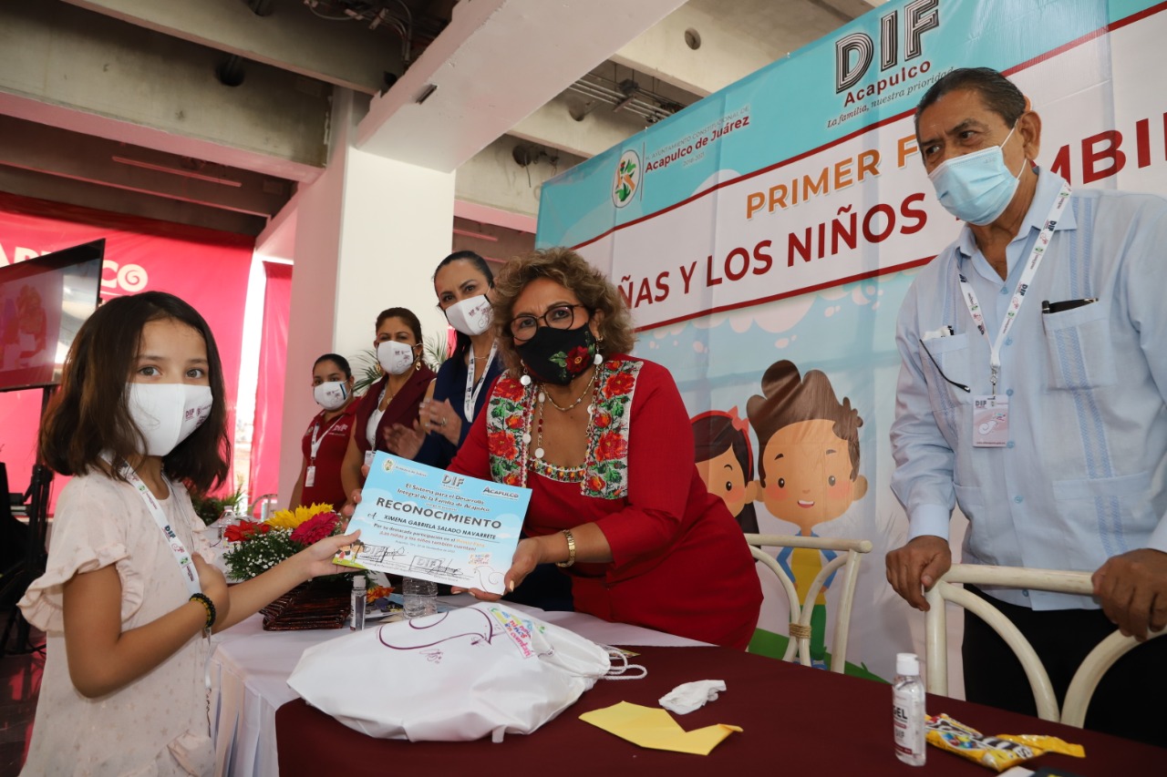 Clausura Adela Román Primer Foro “Las Niñas y Niños También Cuentan”