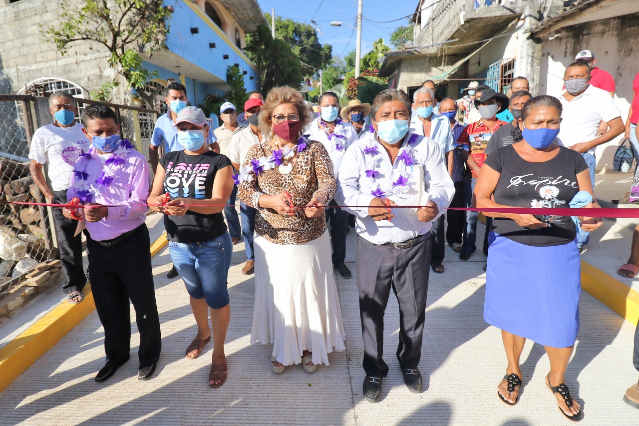 Inaugura Adela Román Ocampo obras de alto impacto social en la zona rural de Acapulco