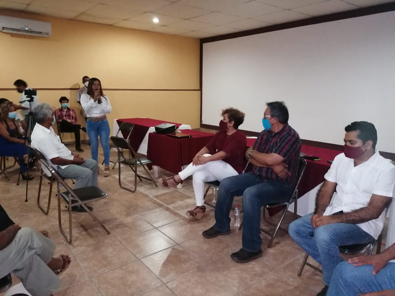 Dos ex alcaldes de Costa Chica y el representante del IEPC, renuncian al PRD y dan respaldo a Pablo Amílcar Sandoval