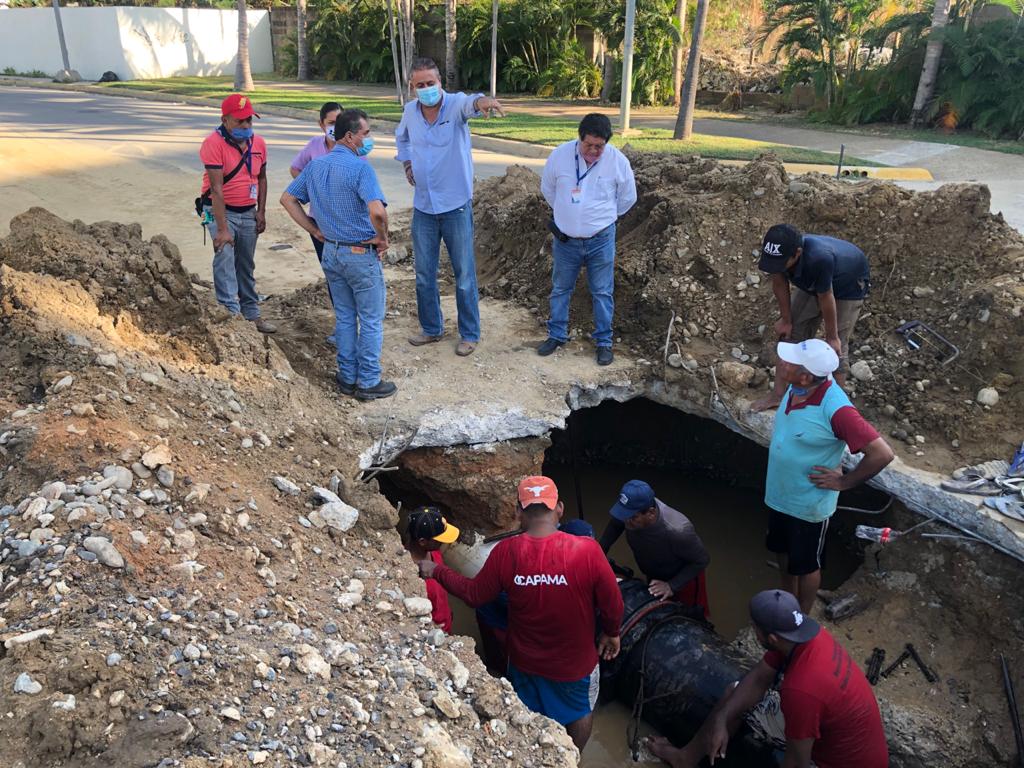 Repara Capama línea hidráulica de 24 pulgadas en zona Diamante