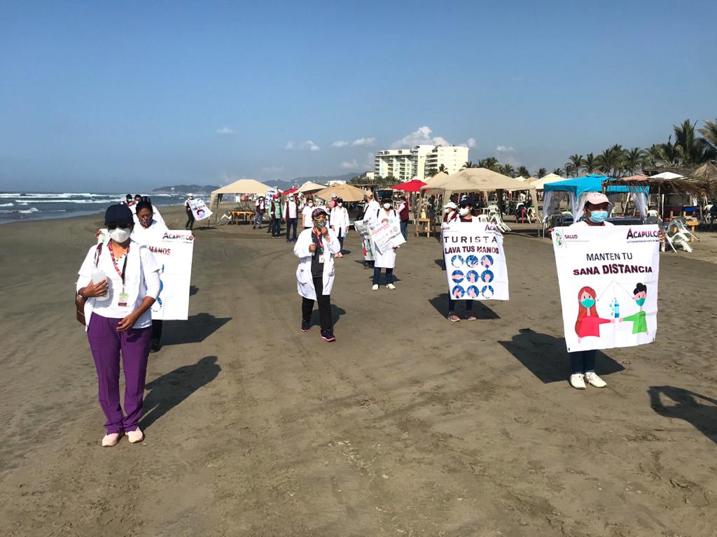 Despliega Salud Municipal operativo de concientización en playa Bonfil