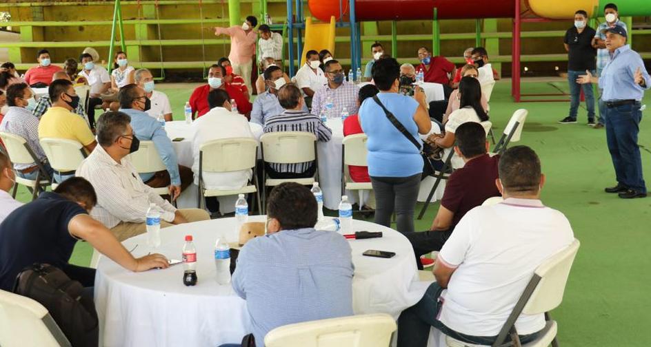 Recibe Añorve apoyo de la clase política, maestros, ganaderos, productores y diversos grupos de la sociedad civil de Costa Grande