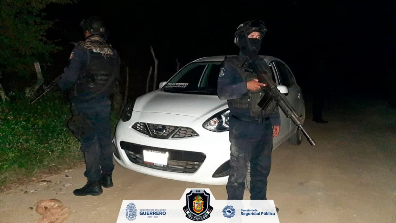 Recupera la Policía Estatal un vehículo con reporte de robo en municipio de Tecpan de Galeana